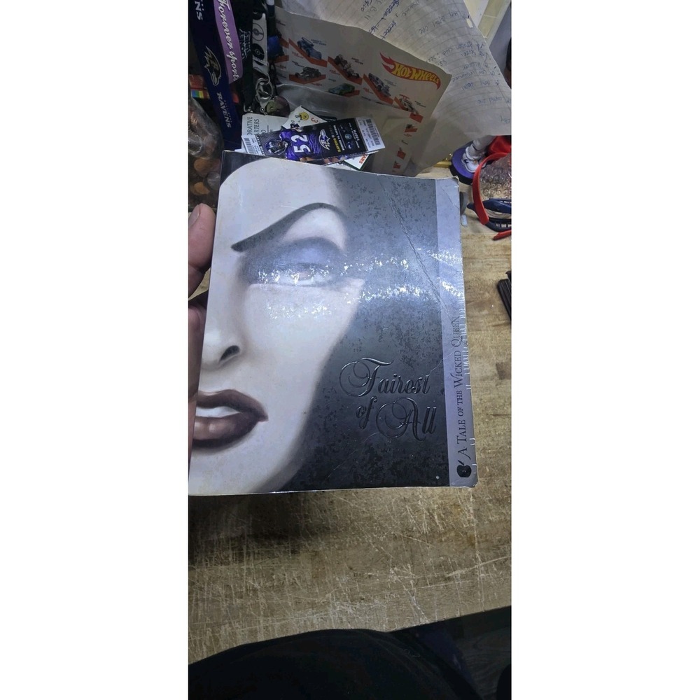 Villains Ser.: Fairest of All : A Villains Graphic Novel by Serena Valentino...